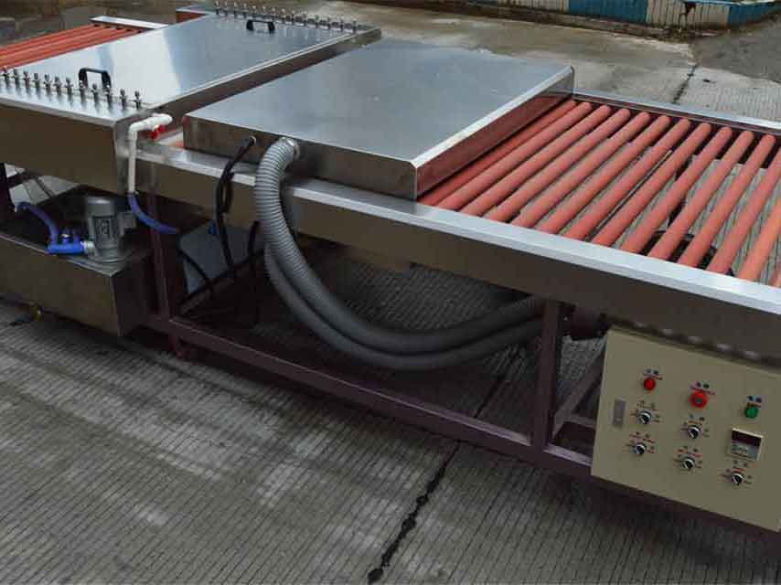 Glass cleaning and drying machine