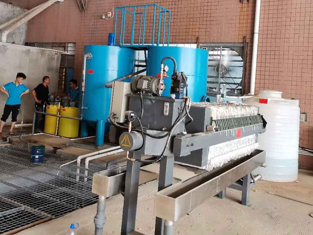 Glass grinding edge sewage circulation treatment equipment